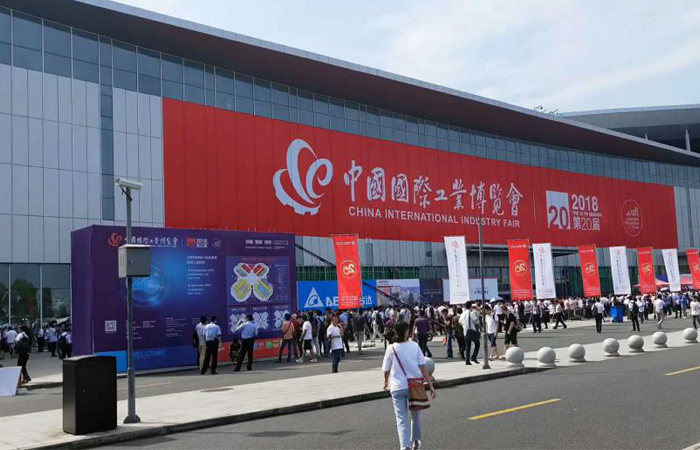 鴻寶電源亮相工博會， 智能無觸點穩壓方案吸引四方客戶