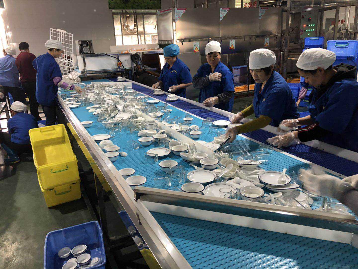 流水線洗碗機拼裝臺.jpg 流水線洗碗機拼裝臺.jpg