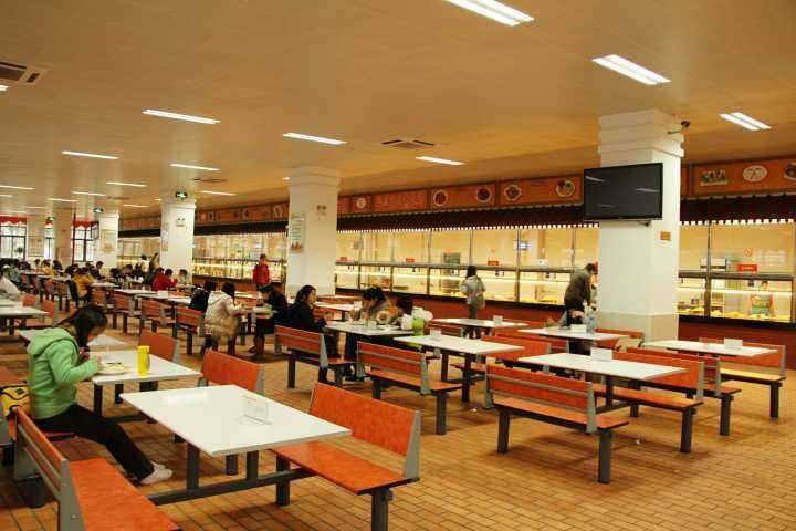 食堂洗碗人手不足怎么辦？食堂洗碗機輕松解決還提高了效率